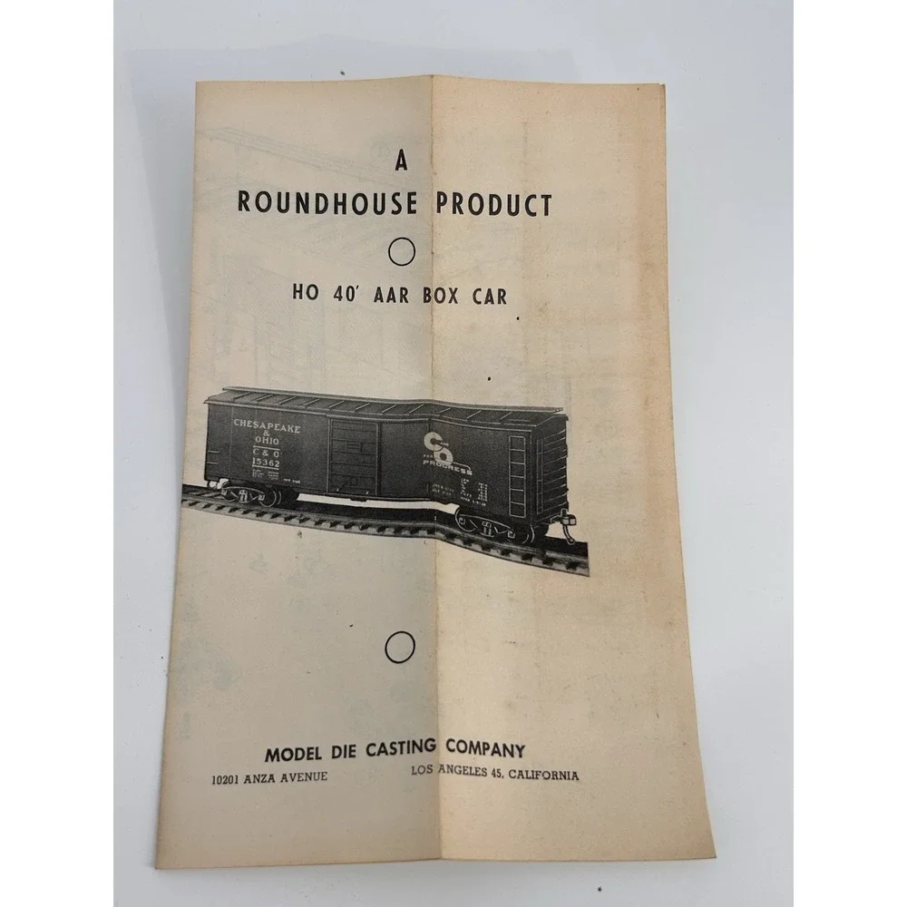 Vintage Roundhouse HO Santa Fe 40 ft Truss-Side Train Boxcar Diecast Truck Kit
